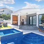 Gorgeous In Seget Donji Casa vacanze